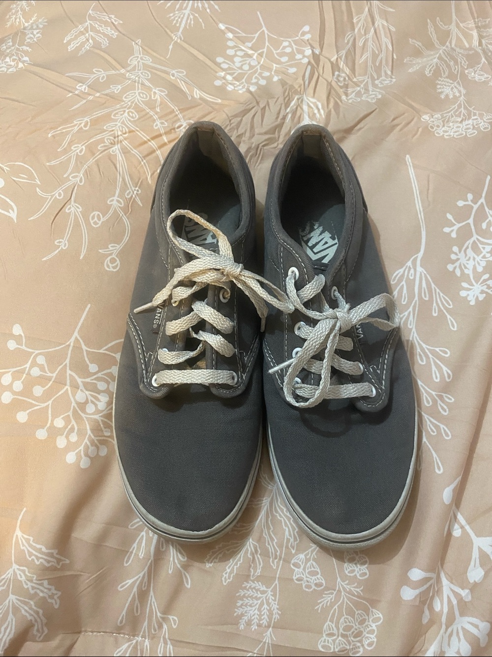 Vans women’s Low-Top Canvas Sneakers — Gray with White Laces